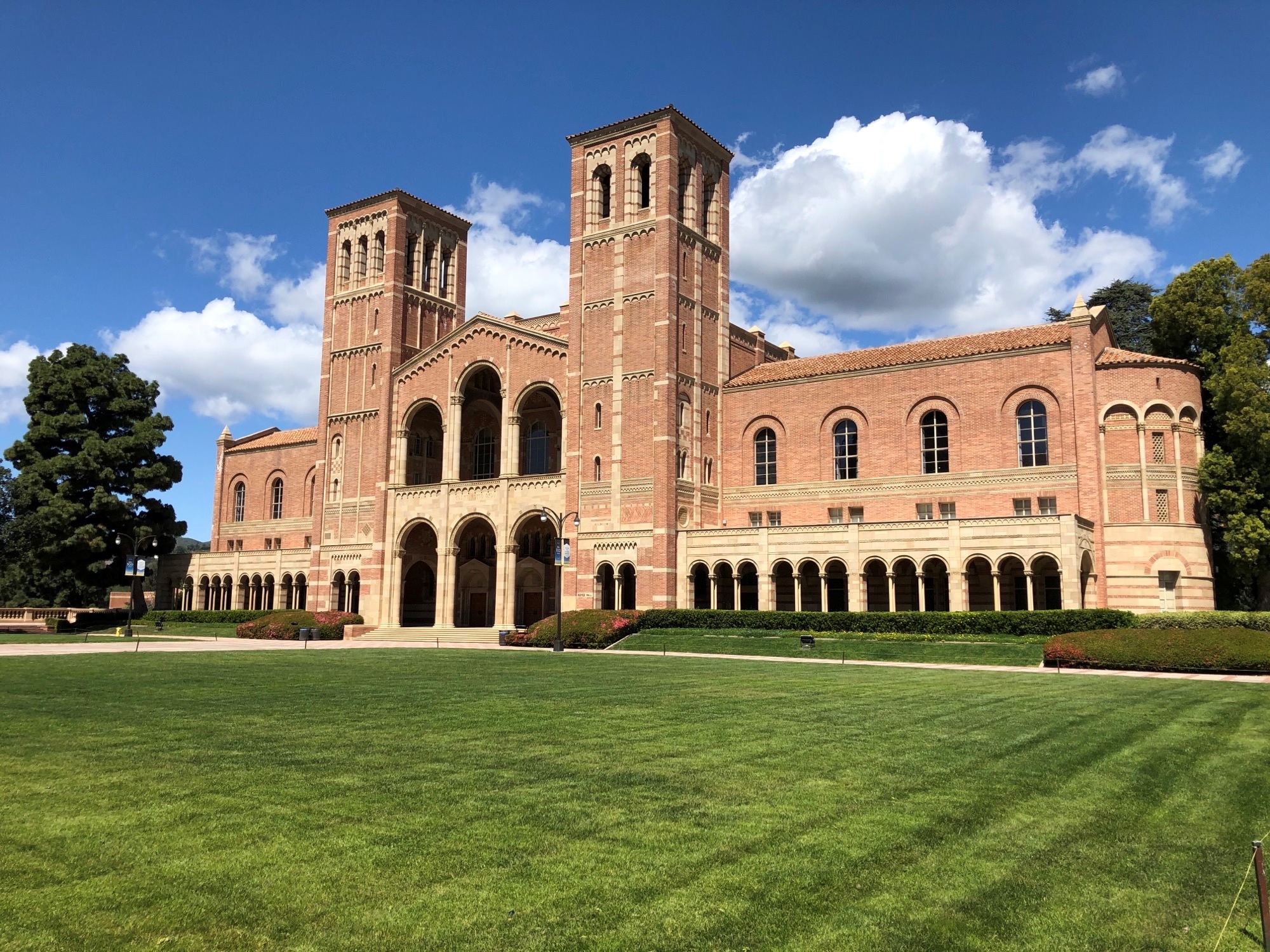 カリフォルニア大学ロサンゼルス日本研究テラサキセンター
